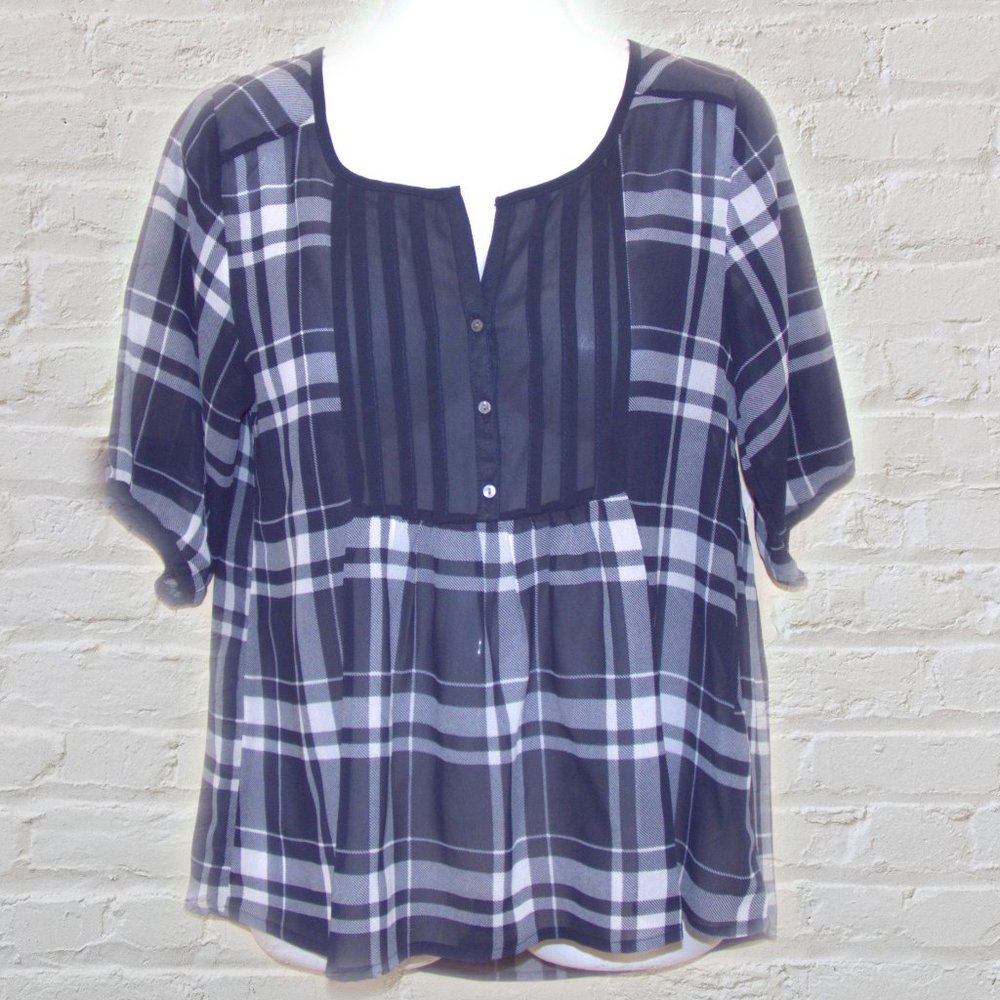 Abercrombie KIDS Sheer Blouse / Top in Navy Blue / White Plaid Size XL